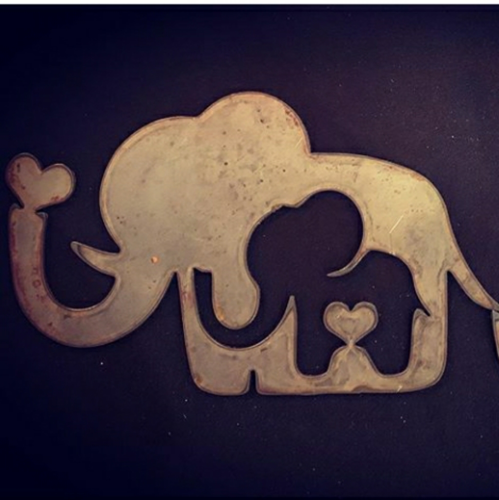 Mama and baby elephant